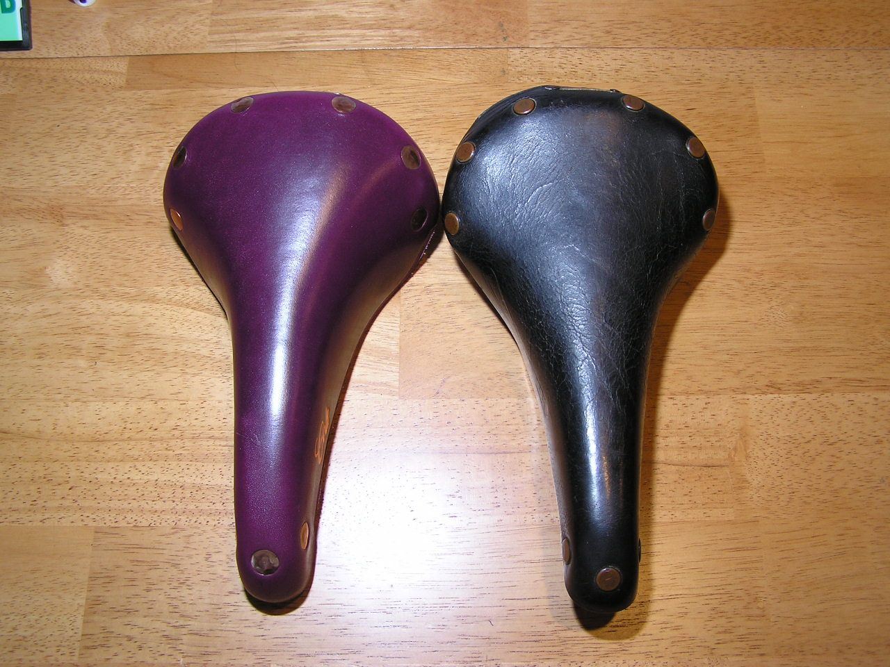 BROOKS サドル　COLT バイオレット 廃盤レアサドル BROOKS Colt : LORO CYCLE WORKS